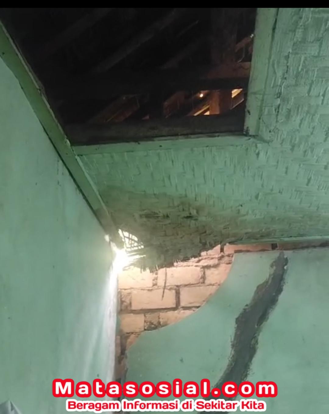 Bilik Lapuk, Dinding Retak: Rumah Kades Ciparay Jadi Dapur Gotong Royong Maulid Nabi